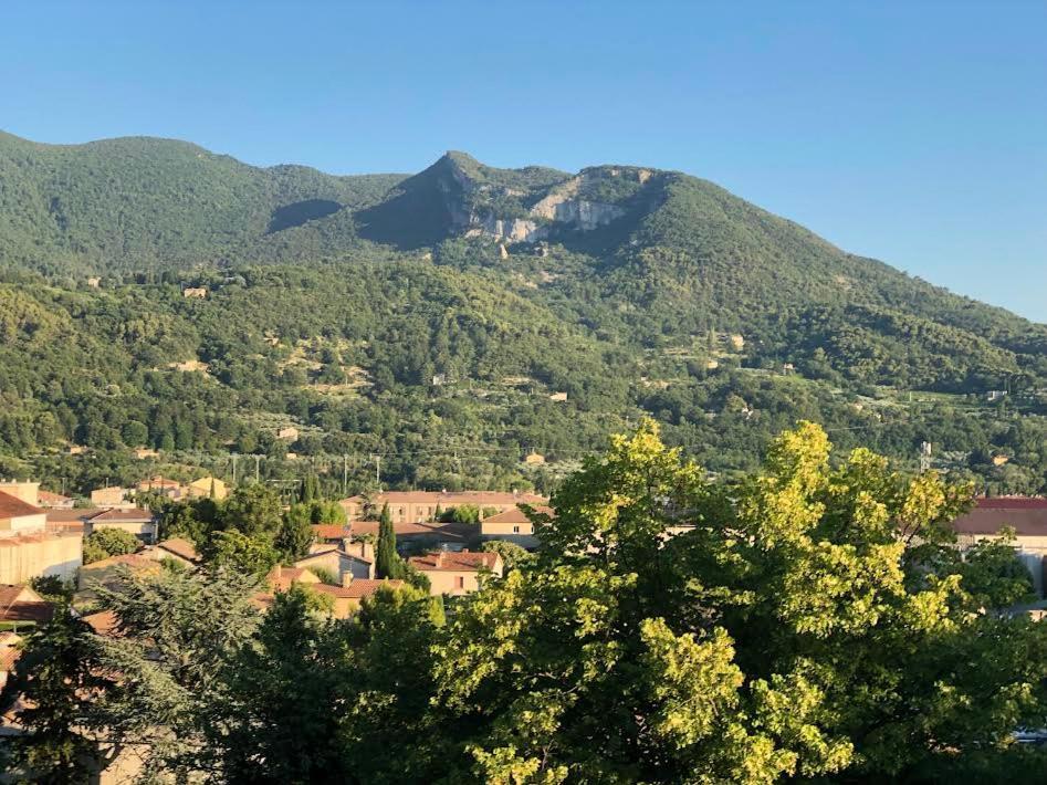 Les Horizons - Spa-Jacuzzi - Massage- Sauna - 4 Saisons - Piscine Chauffee Toute L'Annee - 800M Centre Ville Nyons Dış mekan fotoğraf